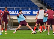 开云下载-包含足球赛场上的困境与挑战：球员们如何应对？的词条