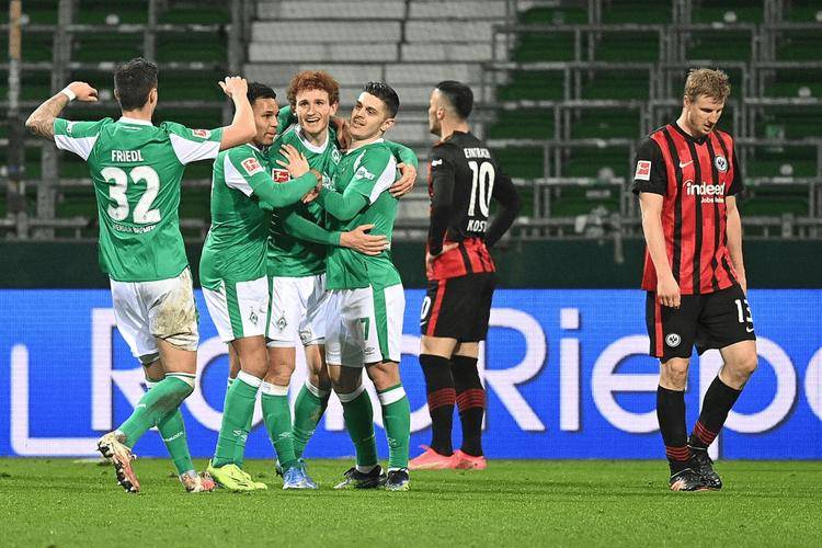 弗莱堡队客场壮举，助力晋级争夺的简单介绍