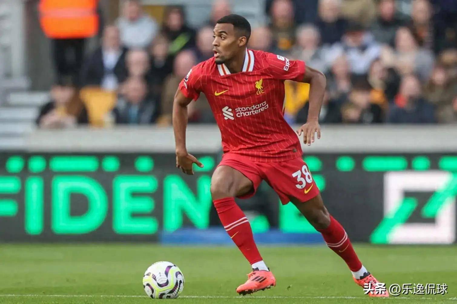 利物浦中场组织积极端正，传球率高居联赛榜首的简单介绍