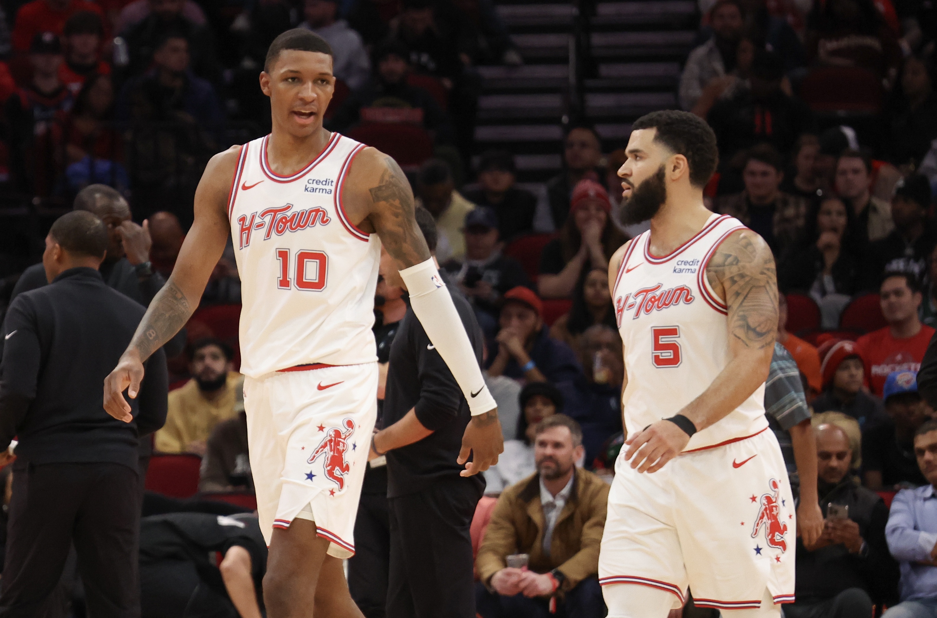 猛龙队赢得关键战役,豪取四连胜 猛龙队赢得关键战役,豪取四连胜