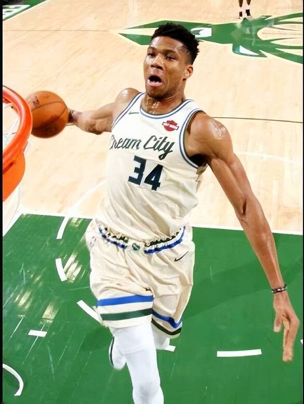 雄鹿主帅波普重视防守训练,球队表现有明显提升的简单介绍 雄鹿主帅波普重视防守训练,球队表现有明显提升的简单介绍