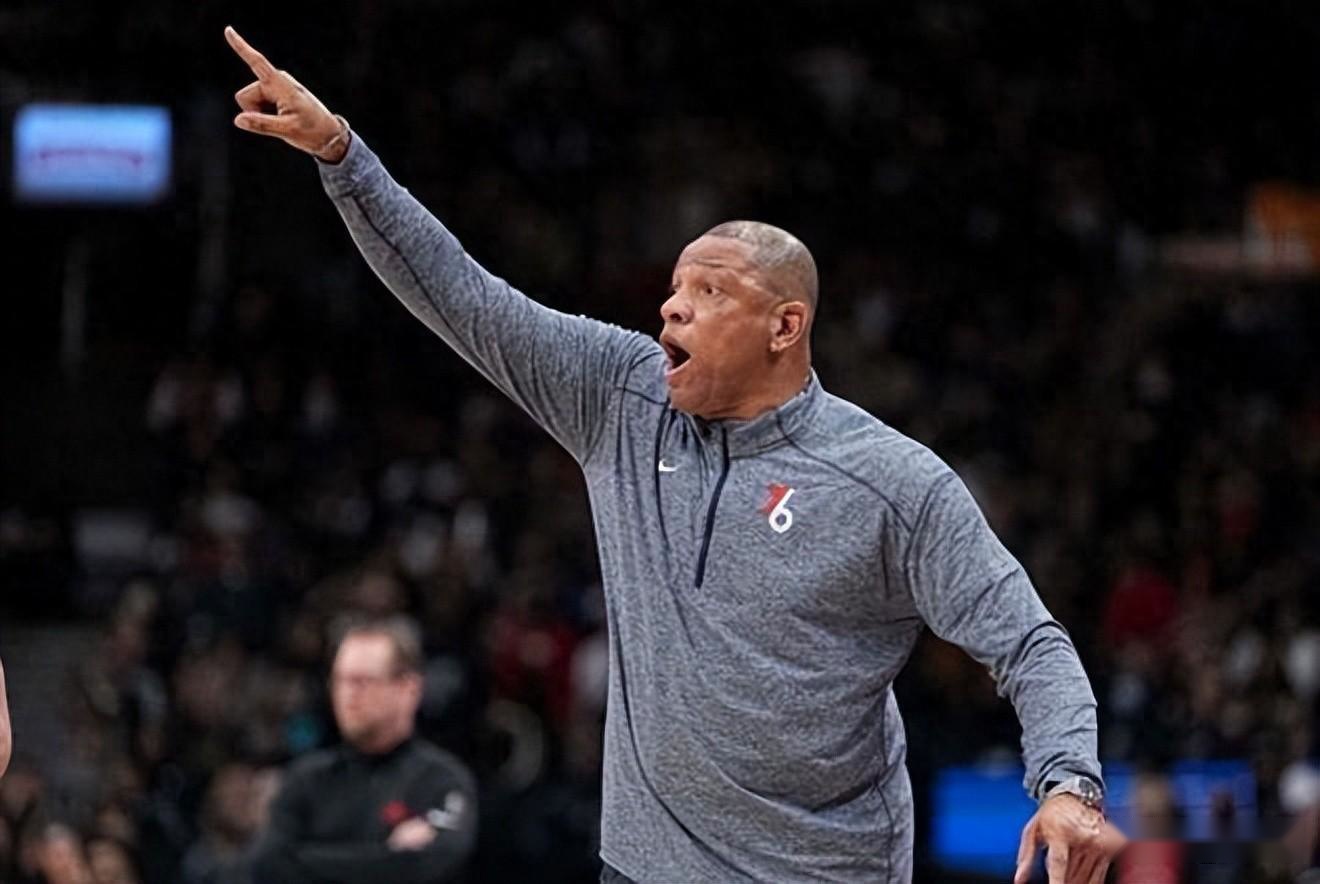 雄鹿主帅波普重视防守训练,球队表现有明显提升的简单介绍 雄鹿主帅波普重视防守训练,球队表现有明显提升的简单介绍