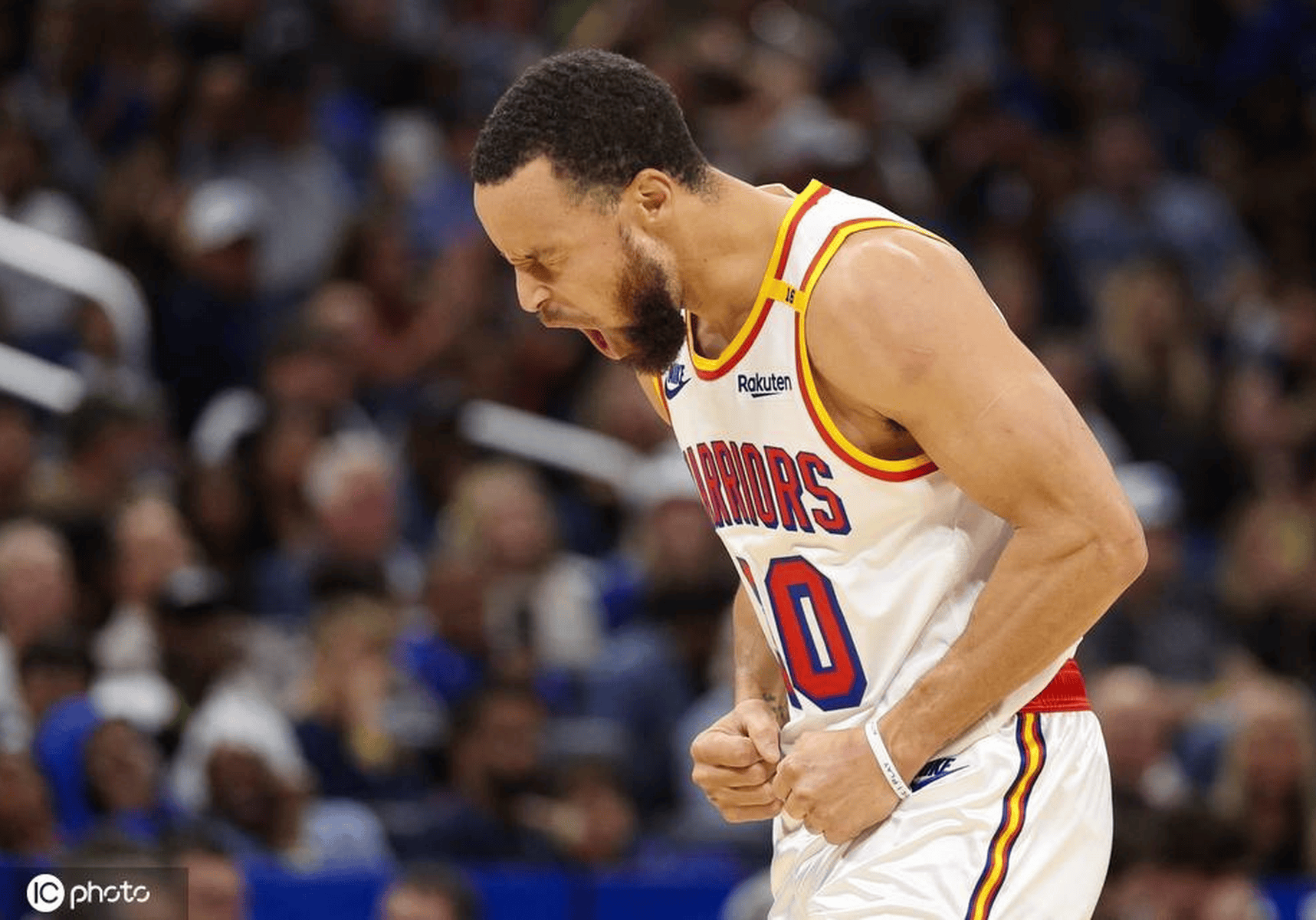 勇士绝杀湖人：库里的三分球再次致胜的简单介绍