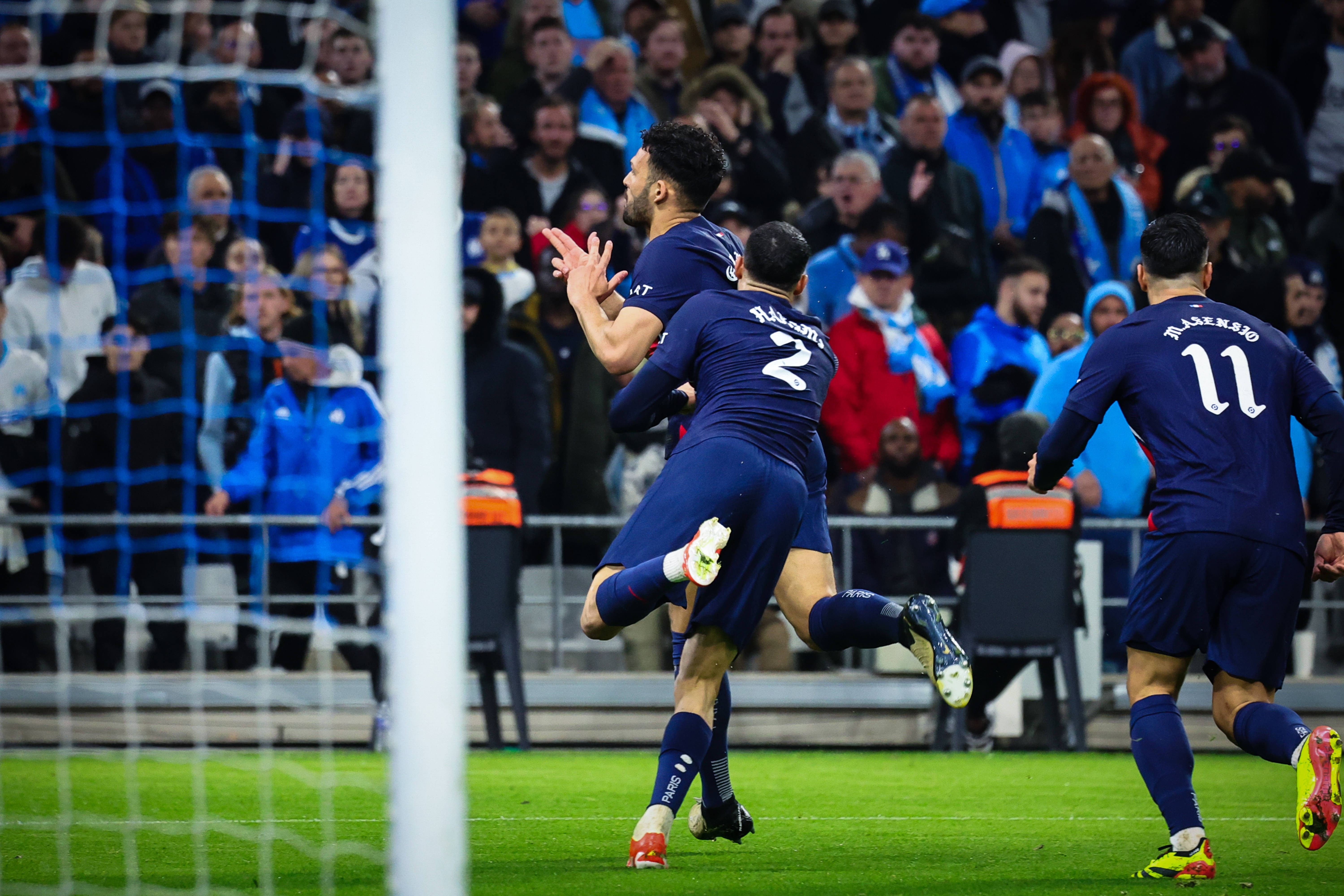 巴黎圣日耳曼实现七连胜,领跑法甲联赛 巴黎圣日耳曼实现七连胜,领跑法甲联赛