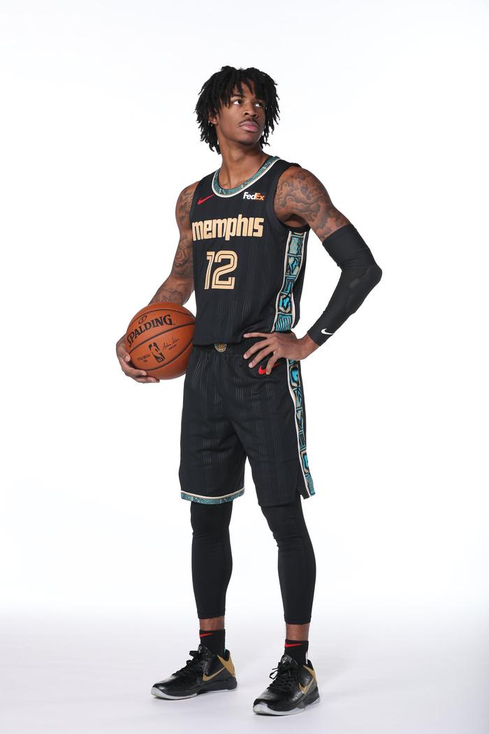 蓝队新帅上任改变风格，带领球队迎战新赛季