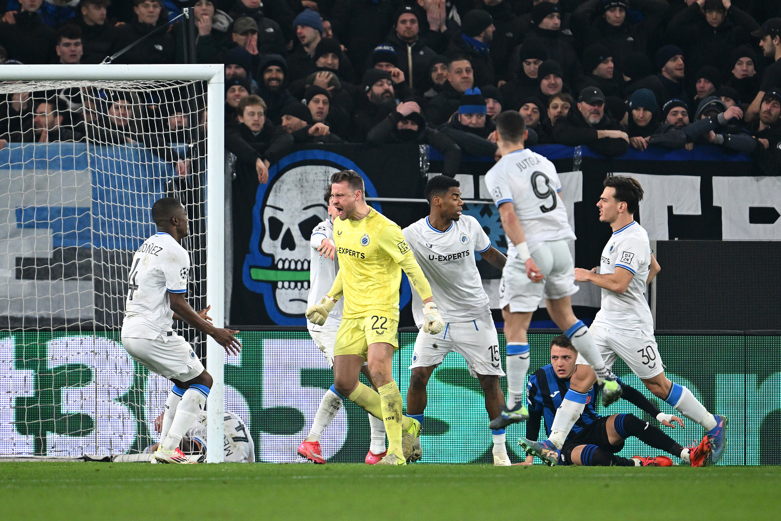 亚特兰大客场逆转取胜，球队表现出色士气高涨