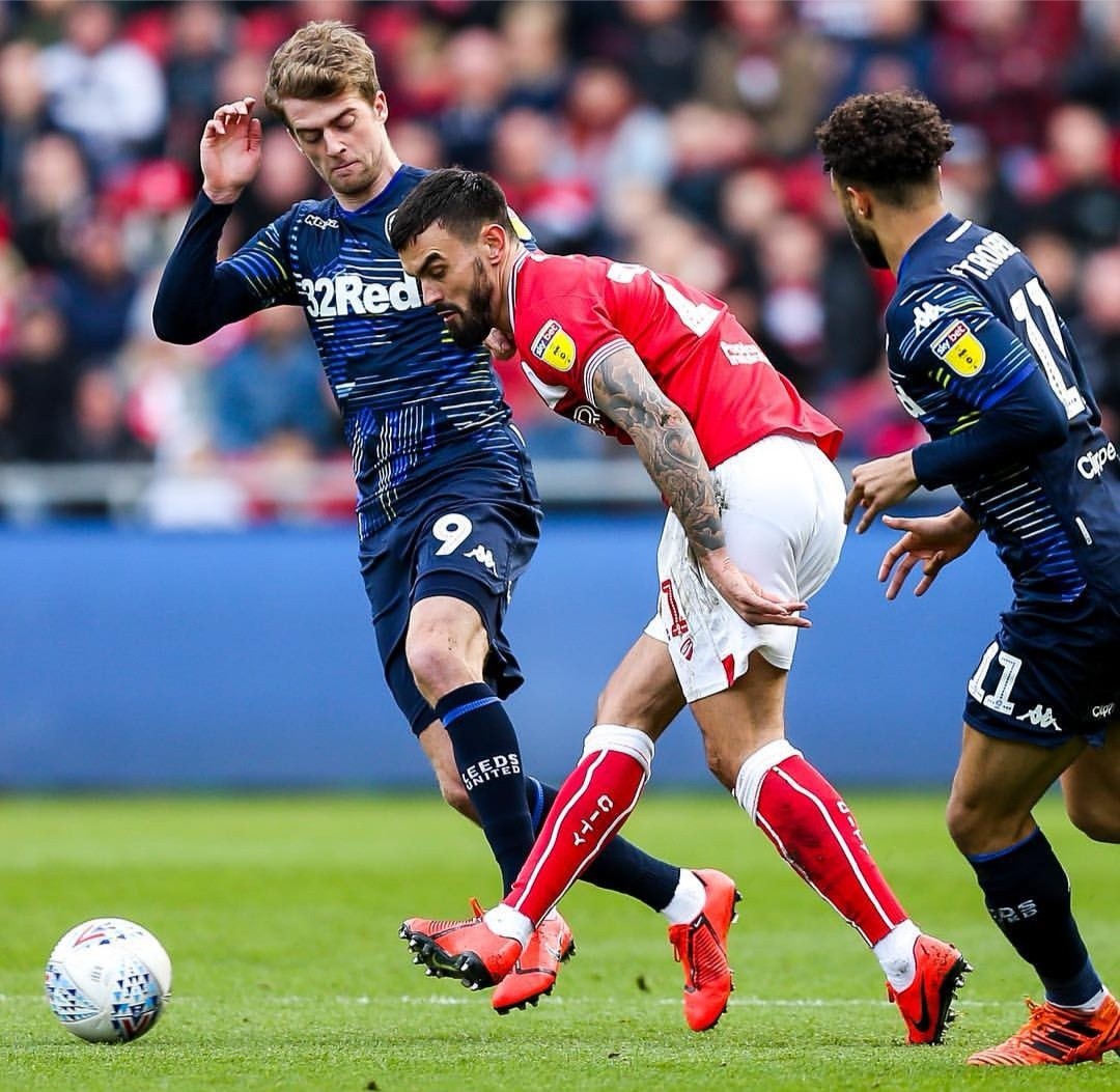 布里斯托城主场平局,积分榜位置不变的简单介绍 布里斯托城主场平局,积分榜位置不变的简单介绍