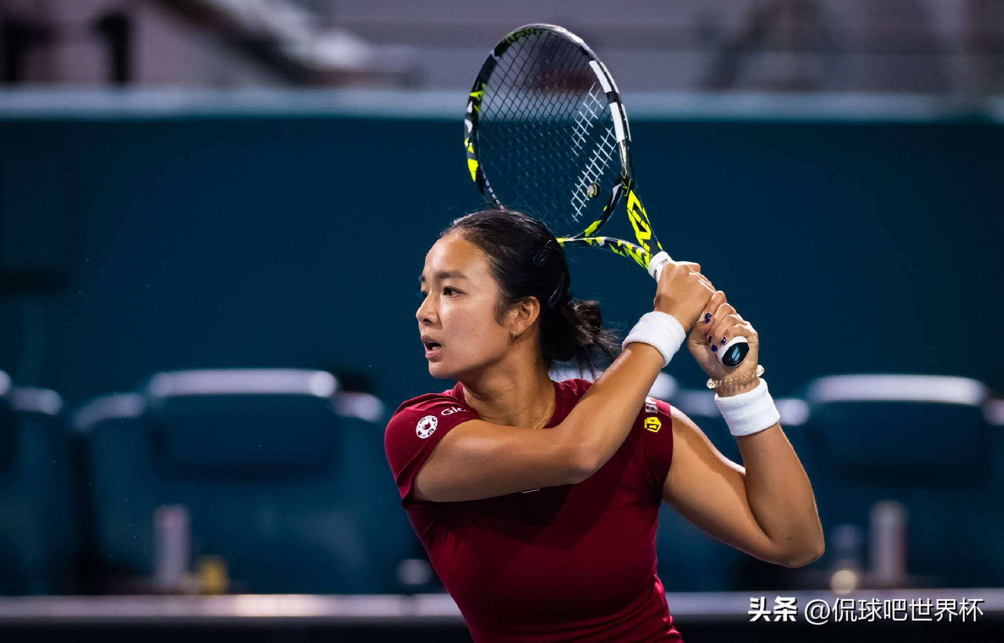 包含世界体坛中跳出一匹黑马，刷新体育界传奇的词条