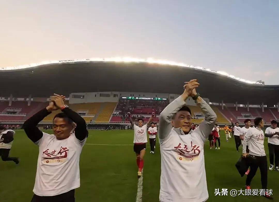 战绩辉煌的运动员引领球队赢得胜利 战绩辉煌的运动员引领球队赢得胜利