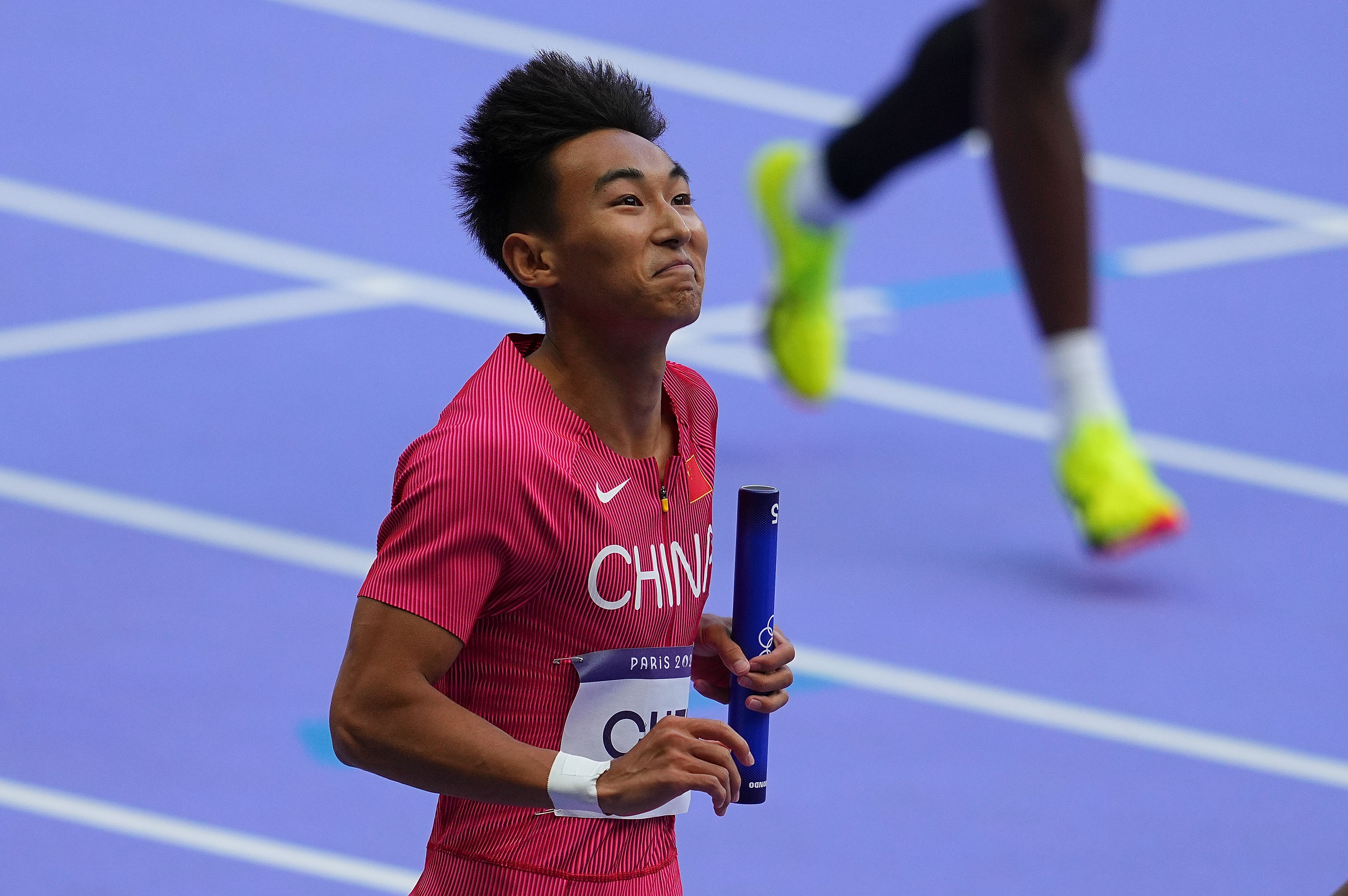 包含田径比赛中法国选手斩获冠军，展现实力的词条