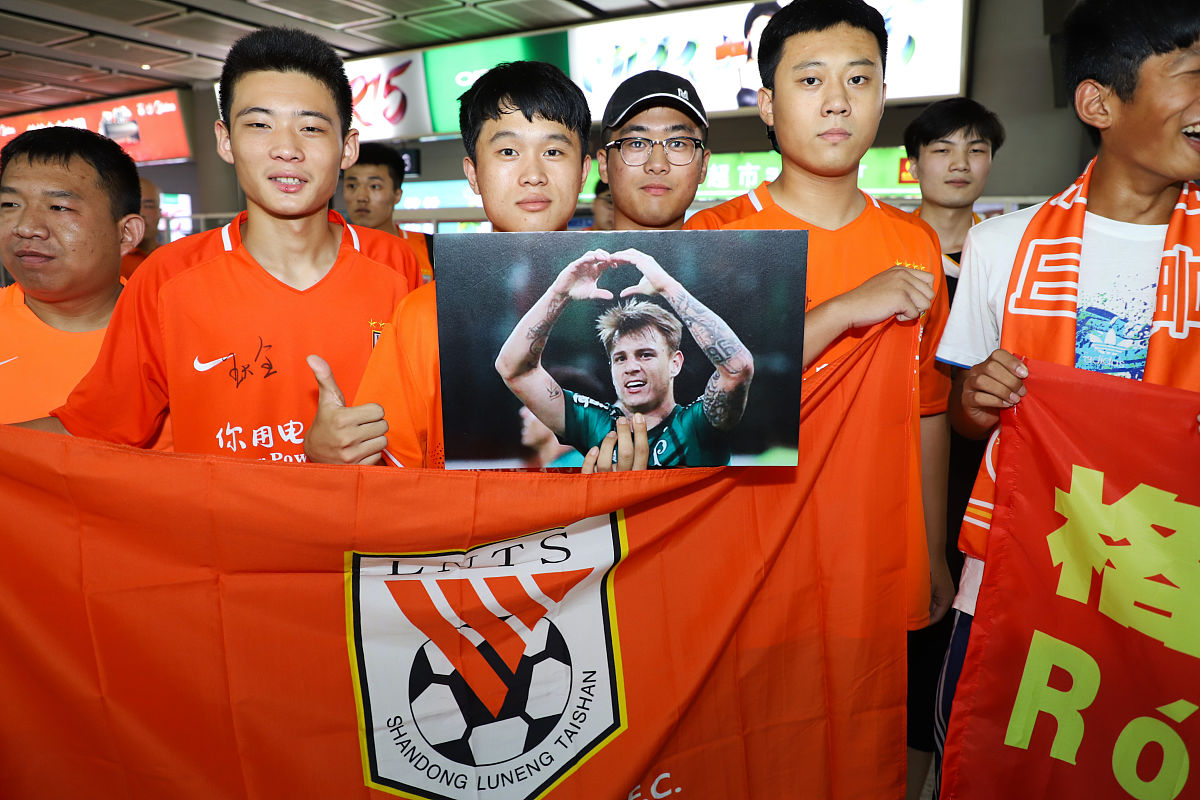 关于精彩对抗场景激烈上演,球员斗志昂扬的信息 关于精彩对抗场景激烈上演,球员斗志昂扬的信息