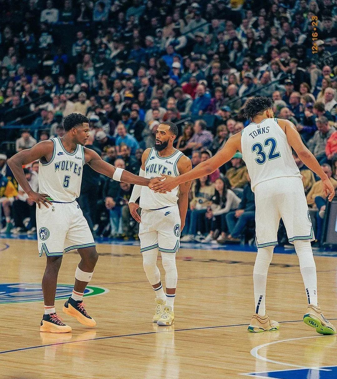 尼克斯队遭遇背靠背比赛，球员体能面临考验