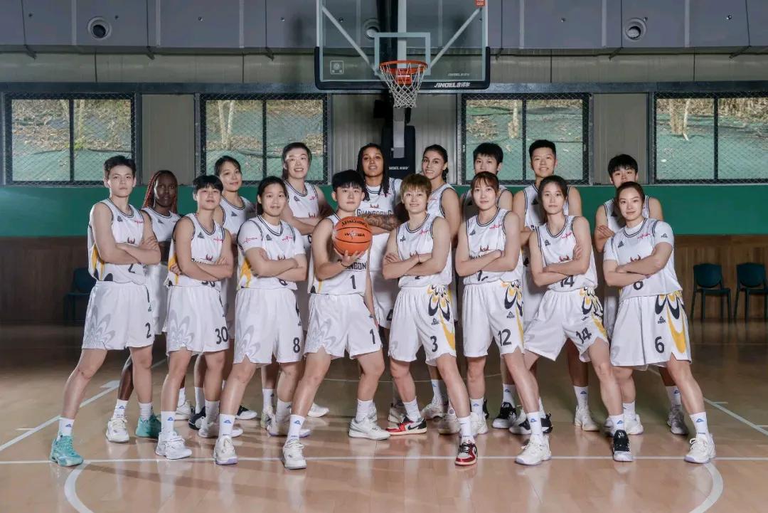 包含篮球联赛赛况紧张激烈,球队实力逐渐增强的词条 包含篮球联赛赛况紧张激烈,球队实力逐渐增强的词条