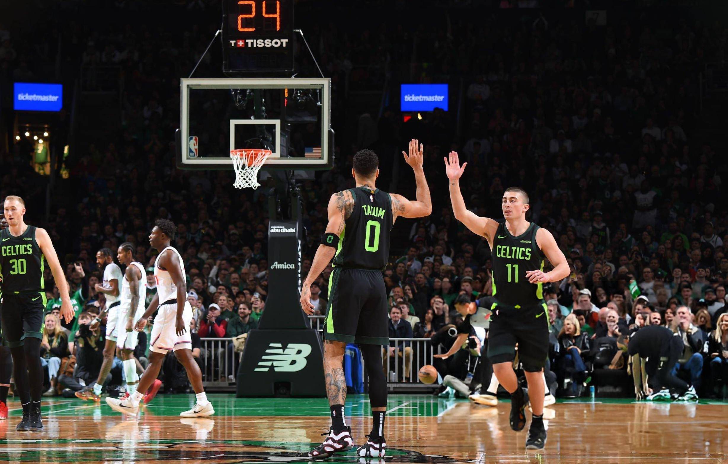 热火客场击败凯尔特人,取得六连胜 热火客场击败凯尔特人,取得六连胜