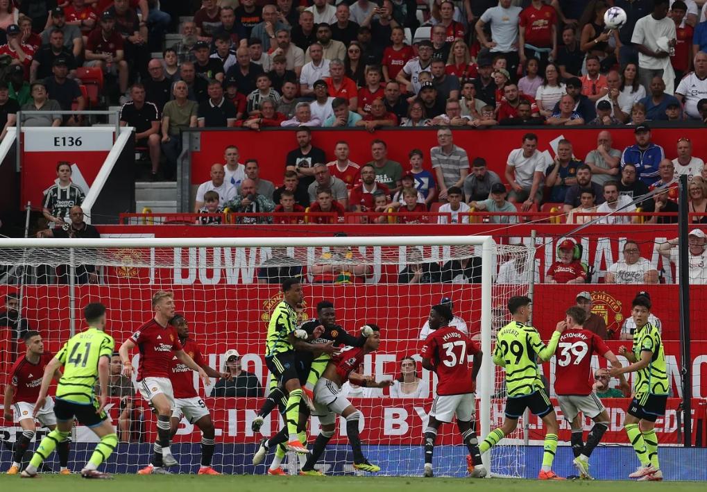 曼联在伦敦夺冠引热议 曼联在伦敦夺冠引热议