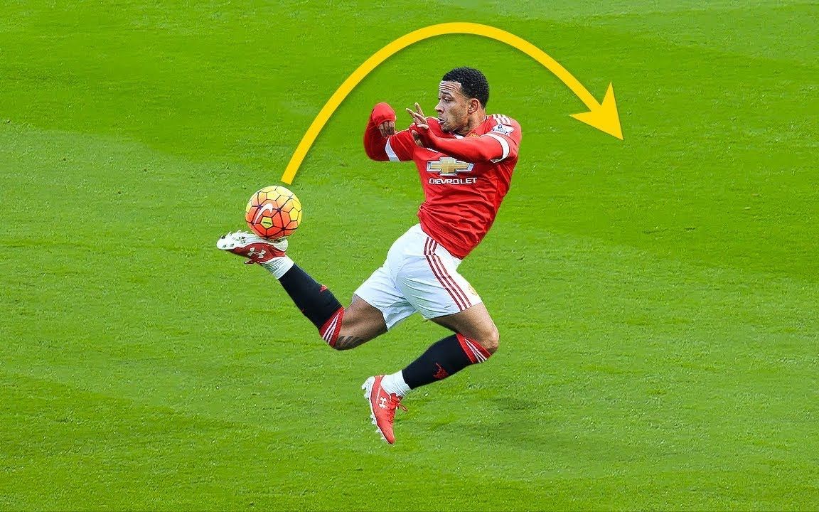 足球场上的精彩瞬间即将到来