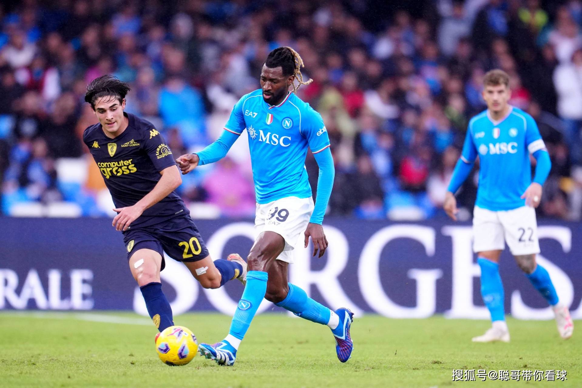 阿贾克斯中场登陆那不勒斯，意大利之行接近尾声的简单介绍