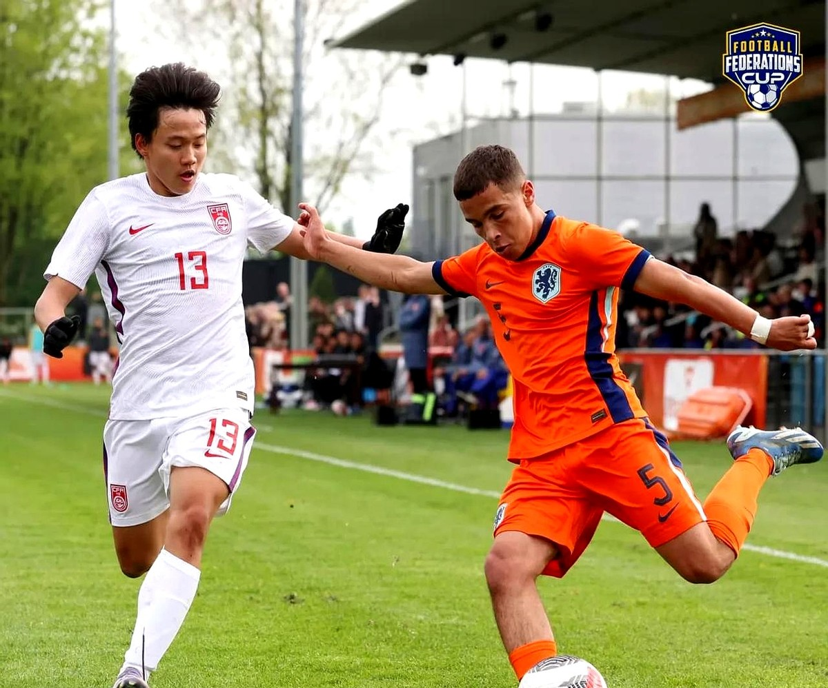 荷兰足球队在国际比赛中一路领先