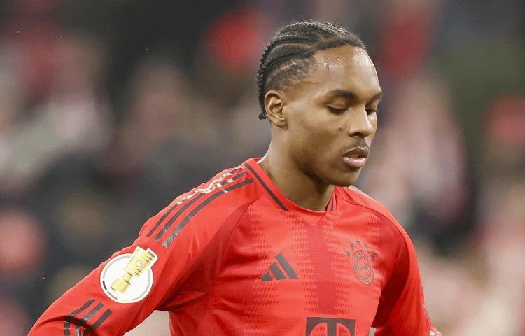 曼联签下新后卫，提升防守水平的简单介绍