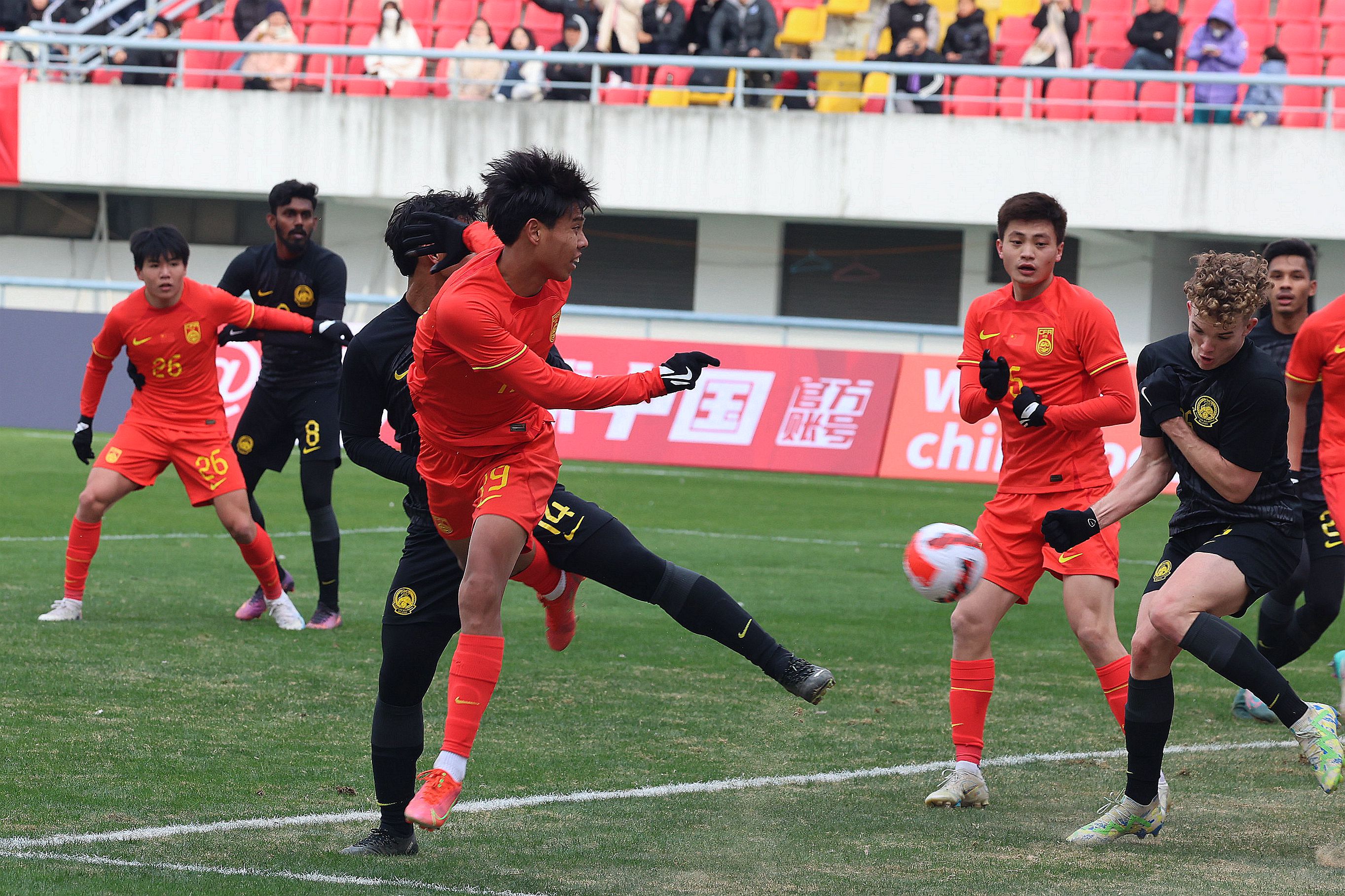 马来西亚球队惜败,寻找突破机会 马来西亚球队惜败,寻找突破机会