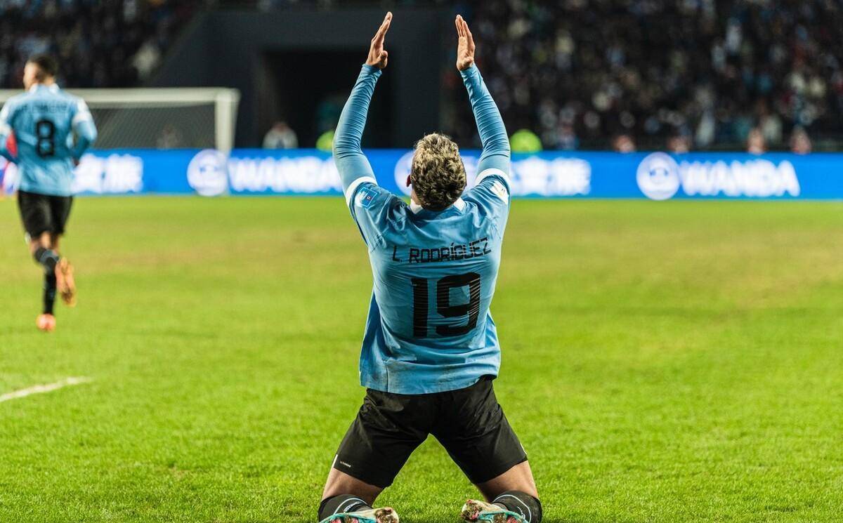 包含朗斯状态火热，欲展现实力开拓进攻的词条