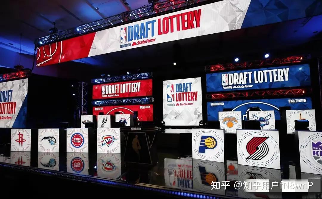 NBA选秀大会在洛杉矶举行，新秀争夺第一顺位