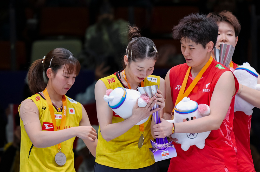 羽毛球女双赛场争锋,中国组合夺冠 羽毛球女双赛场争锋,中国组合夺冠