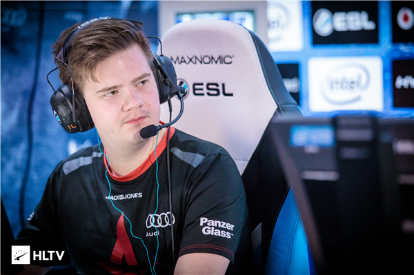 C9轻取G2,Ming打出惊人五杀小组赛2:0(广州) C9轻取G2,Ming打出惊人五杀小组赛2:0(广州)