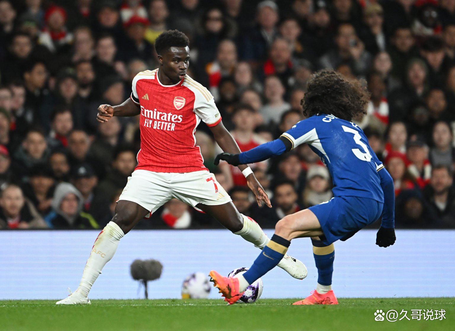 阿森纳年轻球员崭露头角,助球队稳定战绩 阿森纳年轻球员崭露头角,助球队稳定战绩