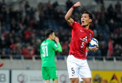 比赛中情绪澎湃，球员展现出极大耐力