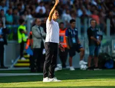 即时盘口惊险逆转取胜，粉丝狂欢不已