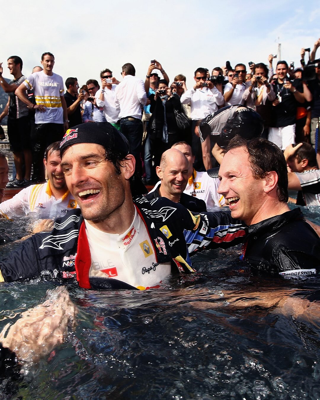 红牛二队碾压哈斯车队,阿隆索惊艳四座 红牛二队碾压哈斯车队,阿隆索惊艳四座